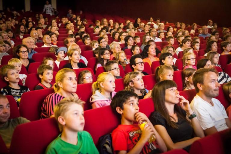 Projection famille de "The Kid" de Chaplin au Capitole en août 2014, organisée en collaboration avec La Lanterne magique. Copyright photos: ©Carine Roth / Cinémathèque suisse