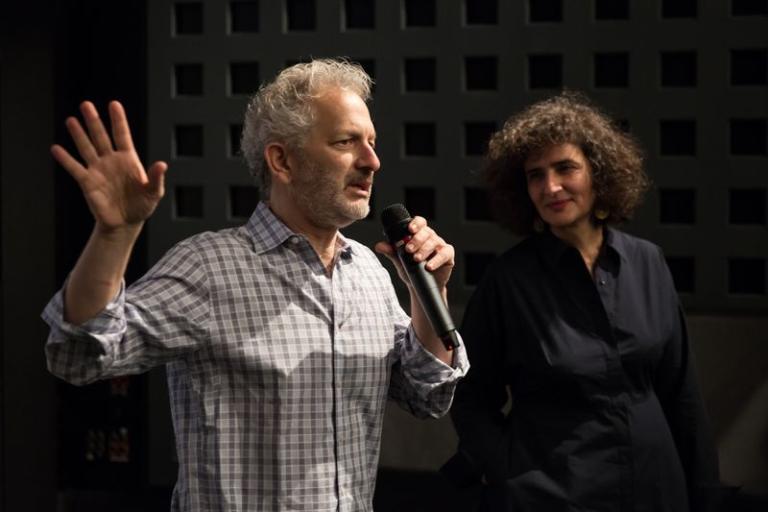 Le réalisateur Stephen Apkon présente "Scarecrow" Jerry Schatzberg au Cinématographe, le 27.03.18 © Pierre-Yves Massot