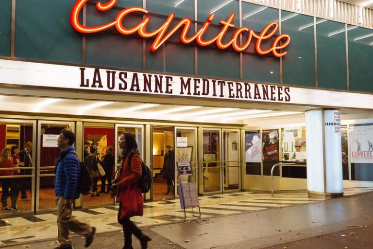 Avant-première: "A mon âge, je me cache encore pour fumer" de Rayhana