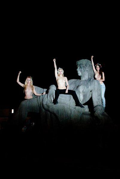 Les militantes du Femen, Oksana Shachko, Anna Hutsol, Sacha Shevchenko,  le 30 avril 2014 à l'occasion de l'avant-première de
