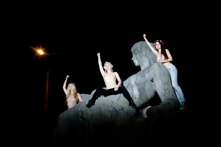 Les militantes du Femen, Oksana Shachko, Anna Hutsol, Sacha Shevchenko,  le 30 avril 2014 à l'occasion de l'avant-première de