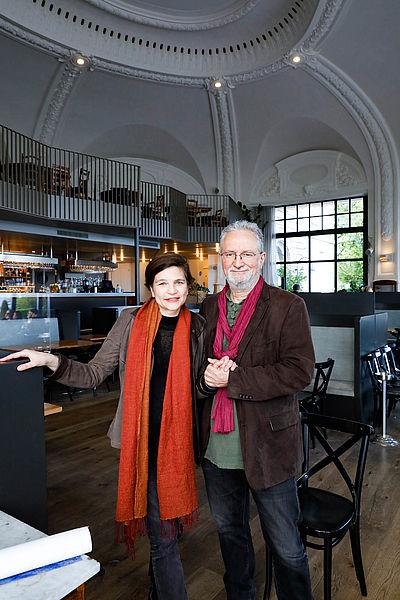 Agnès Devictor et Jean-Michel Frodon au Casino de Montbenon lors du vernissage de leur ouvrage "Abbas Kiarostami. L'œuvre ouverte", le 12 mai © Carine Roth / Cinémathèque suisse