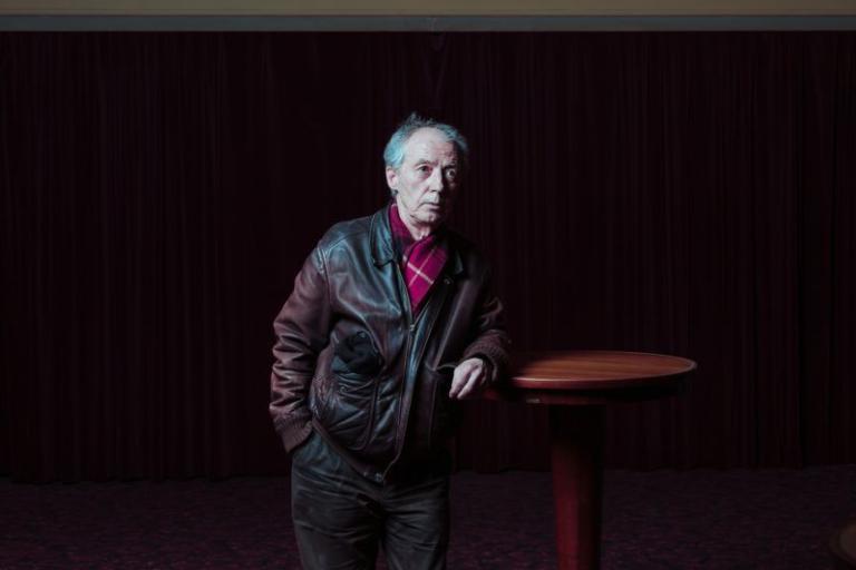 Le réalisateur Richard Dindo au Capitole pour l'avant-première de son nouveau film, "Le Voyage de Bashô" le 2 avril © Samuel Rubio / Cinémathèque suisse