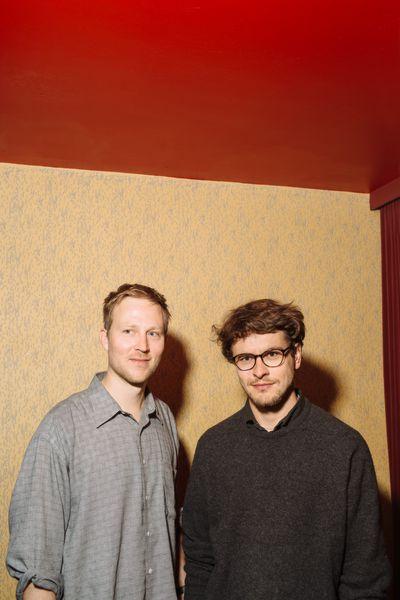 Cyril Schäublin et Silvan Hillmann au Capitole lors de l'avant-première de "Dene wos guet geit" le 22 mai. © Samuel Rubio / Cinémathèque suisse