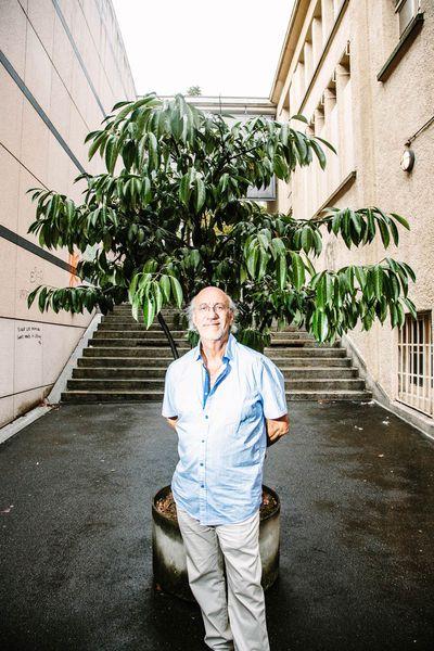 Le dessinateur Derib au Capitole à l'occasion de l'ouverture du festival BDFIL, le 15 septembre 2016. ©Carine Roth / Cinémathèque suisse