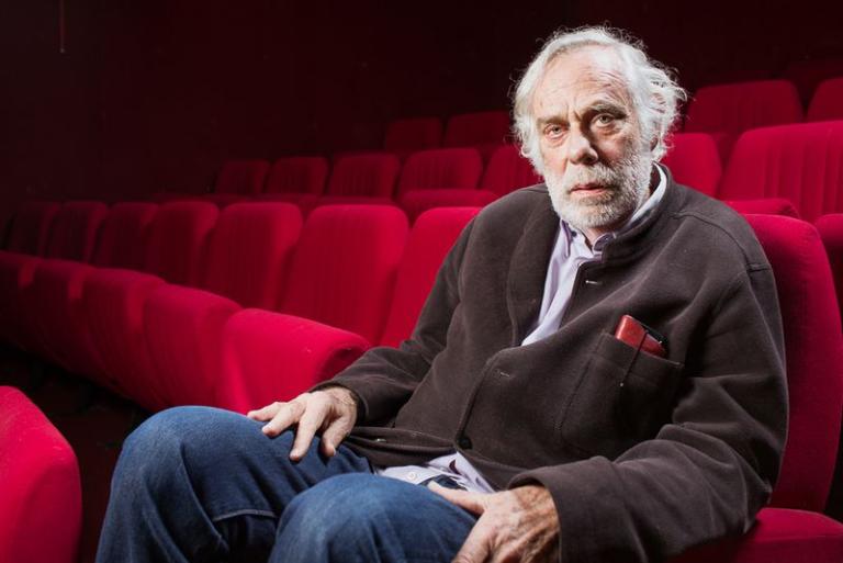 L'acteur suisse Jean-Luc Bideau, venu présenter "La Salamandre" d'Alain Tanner au Capitole, le 2 mars 2016, à l'occasion de la soirée de lancement du cycle "Le roman(d) du cinéma suisse" sur Ciné+. ©Samuel Rubio / Cinémathèque suisse